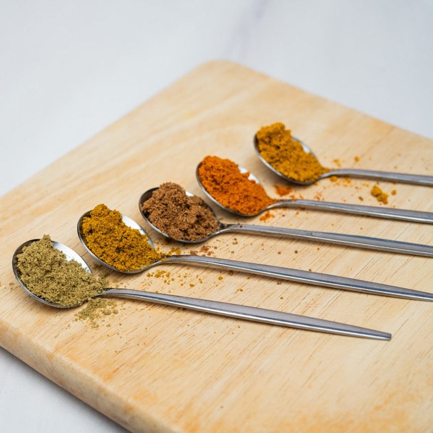 Coffret MÉLANGES. (5 épices + fiches recettes)