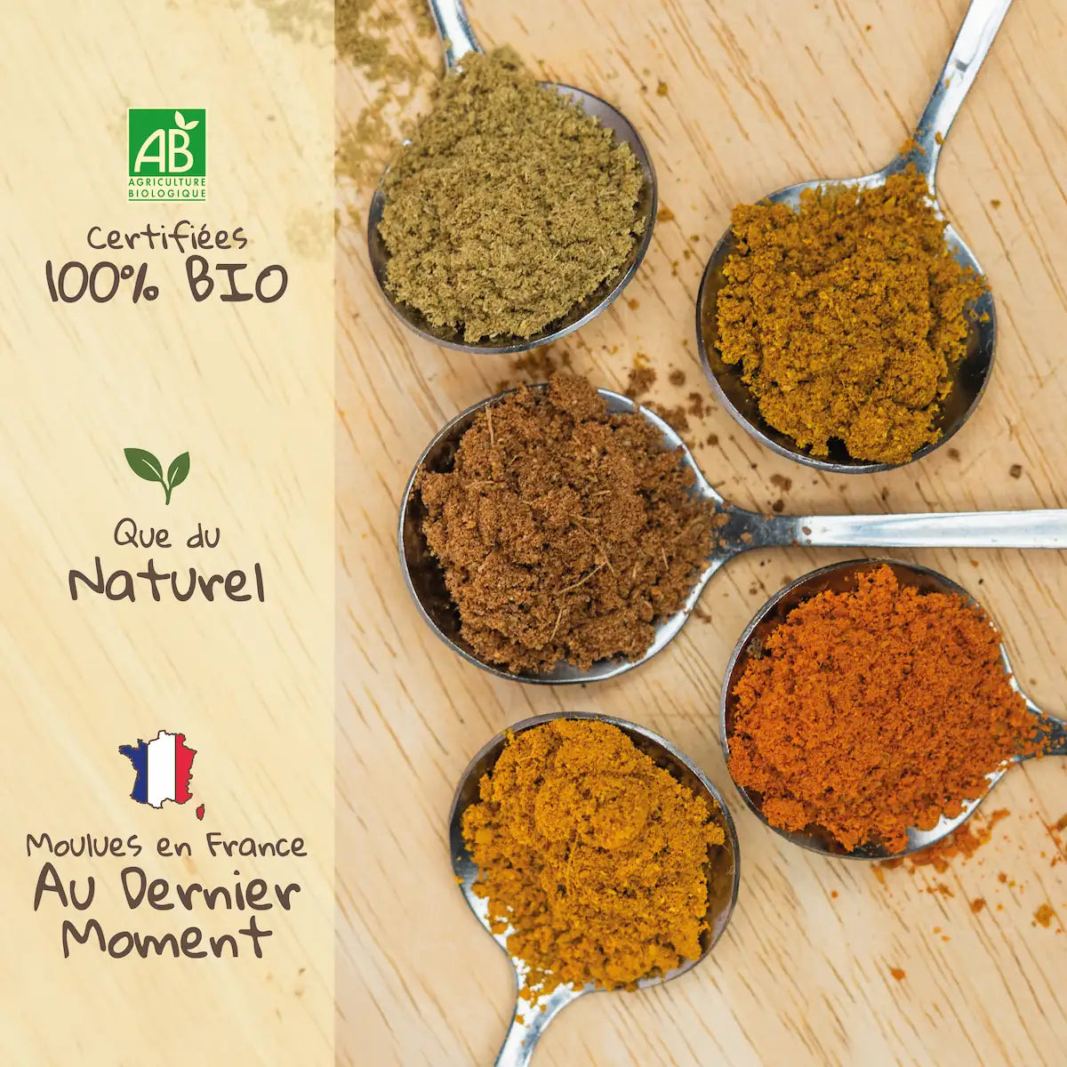 Zoom sur 5 cuillères d'épices colorées certifiées 100% bio et naturelles, moulues en France au dernier moment par Pizca.